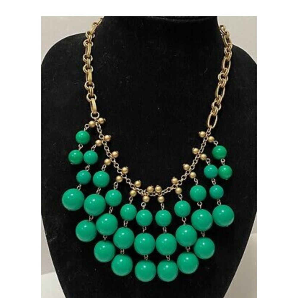 Stella & Dot retired Jolie green bead statement necklace